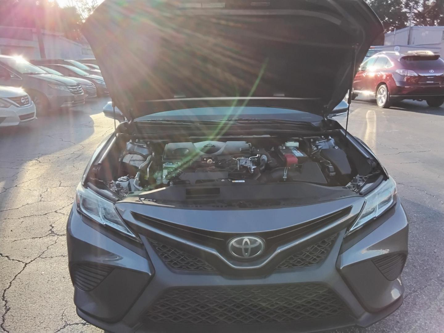 2018 GRAY /Grey Toyota Camry LE (4T1B11HKXJU) with an 2.5L L4 DOHC 16V engine, 8A transmission, located at 6112 N Florida Avenue, Tampa, FL, 33604, (888) 521-5131, 27.954929, -82.459534 - 499$ down plus tax & tag. - Photo#5