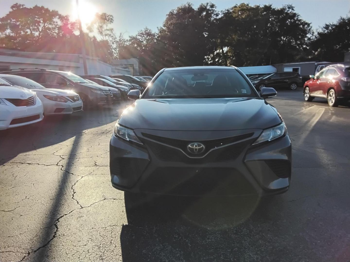 2018 GRAY /Grey Toyota Camry LE (4T1B11HKXJU) with an 2.5L L4 DOHC 16V engine, 8A transmission, located at 6112 N Florida Avenue, Tampa, FL, 33604, (888) 521-5131, 27.954929, -82.459534 - 499$ down plus tax & tag. - Photo#1