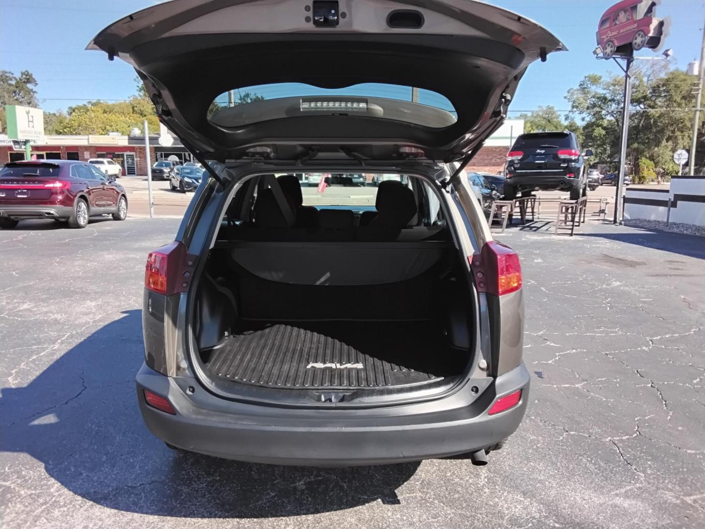 2013 GRAY /Grey Toyota RAV4 XLE FWD (2T3WFREV3DW) with an 2.5L L4 DOHC 16V engine, 6-Speed Automatic transmission, located at 6112 N Florida Avenue, Tampa, FL, 33604, (888) 521-5131, 27.954929, -82.459534 - 499$ DOWN PLUS TAX & TAG. - Photo#13