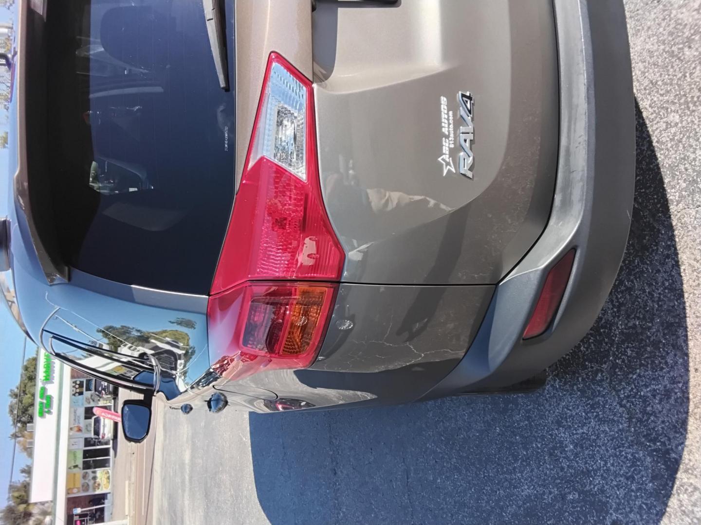 2013 GRAY /Grey Toyota RAV4 XLE FWD (2T3WFREV3DW) with an 2.5L L4 DOHC 16V engine, 6-Speed Automatic transmission, located at 6112 N Florida Avenue, Tampa, FL, 33604, (888) 521-5131, 27.954929, -82.459534 - 499$ DOWN PLUS TAX & TAG. - Photo#9
