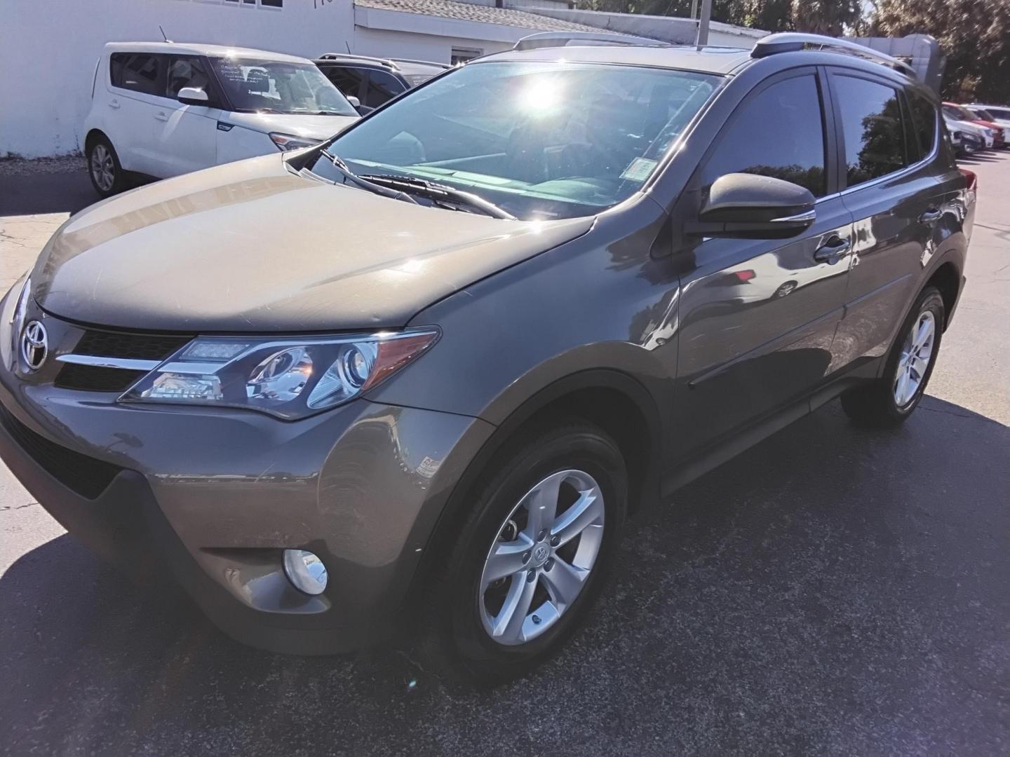 2013 GRAY /Grey Toyota RAV4 XLE FWD (2T3WFREV3DW) with an 2.5L L4 DOHC 16V engine, 6-Speed Automatic transmission, located at 6112 N Florida Avenue, Tampa, FL, 33604, (888) 521-5131, 27.954929, -82.459534 - 499$ DOWN PLUS TAX & TAG. - Photo#1