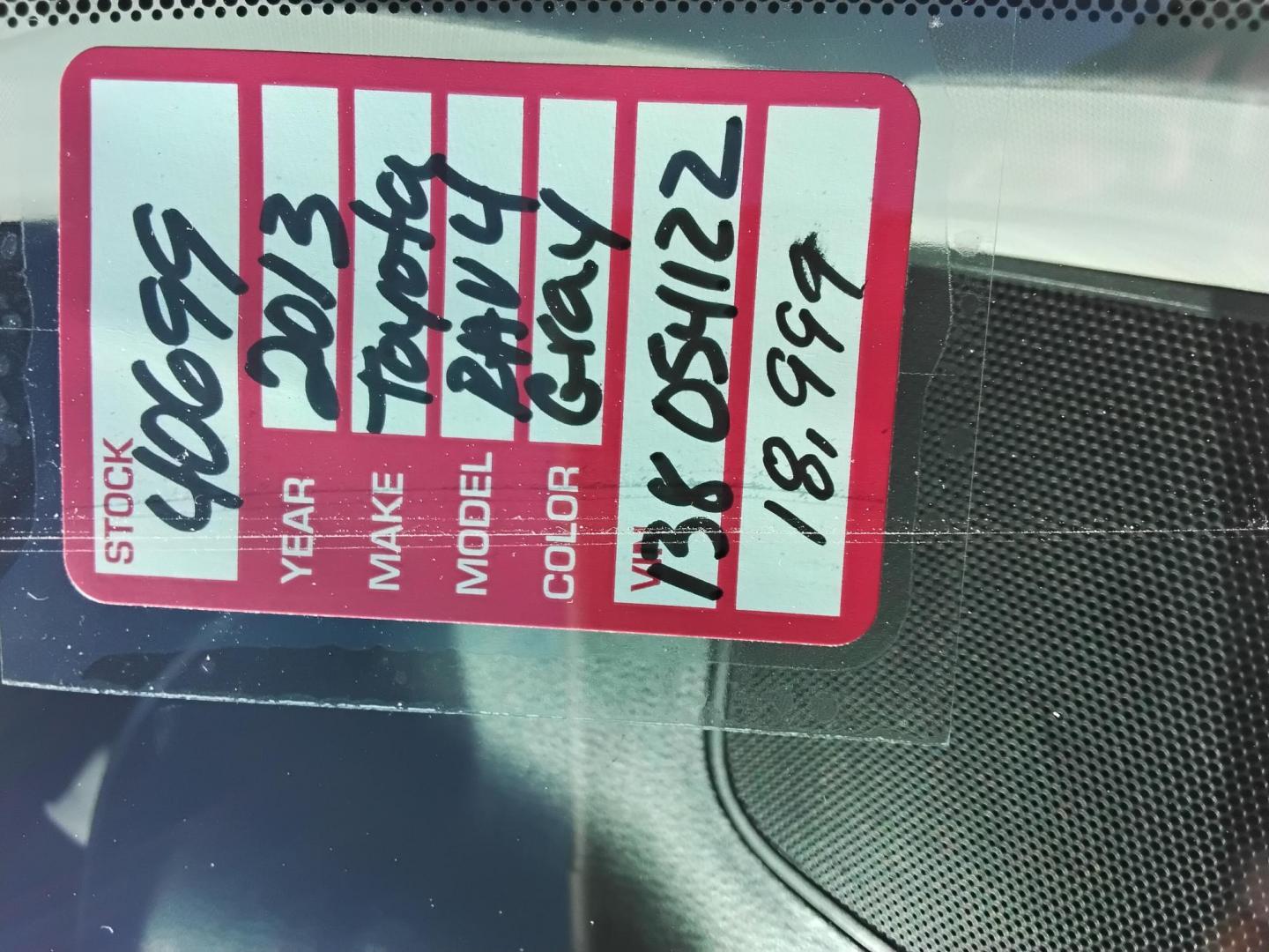 2013 GRAY /Grey Toyota RAV4 XLE FWD (2T3WFREV3DW) with an 2.5L L4 DOHC 16V engine, 6-Speed Automatic transmission, located at 6112 N Florida Avenue, Tampa, FL, 33604, (888) 521-5131, 27.954929, -82.459534 - 499$ DOWN PLUS TAX & TAG. - Photo#26