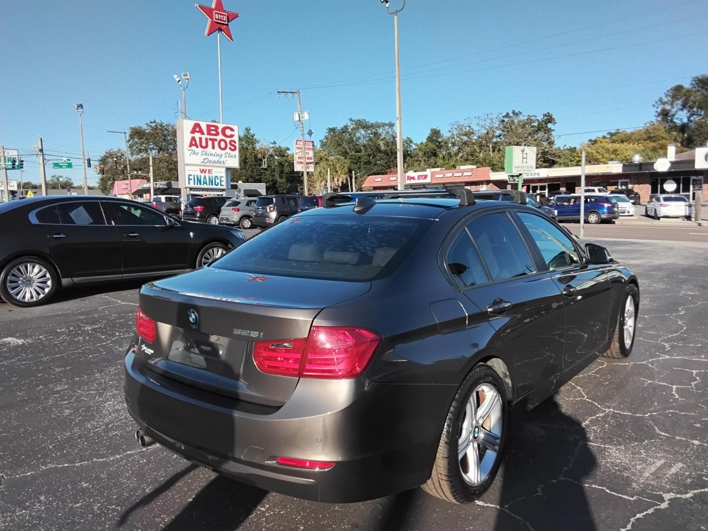 2014 GRAY /Beige BMW 3-Series 328i Sedan (WBA3A5C57EJ) with an 2.0L L4 DOHC 16V engine, located at 6112 N Florida Avenue, Tampa, FL, 33604, (888) 521-5131, 27.954929, -82.459534 - 499$ DOWN PLUS TAX & TAG. - Photo#5