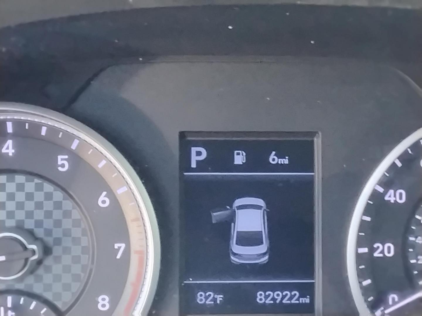 2020 GRAY /Grey Hyundai Elantra SE 6AT (5NPD74LF8LH) with an 1.8L L4 DOHC 16V engine, 6A transmission, located at 6112 N Florida Avenue, Tampa, FL, 33604, (888) 521-5131, 27.954929, -82.459534 - 499$ DOWN PLUS TAX & TAG. - Photo#9