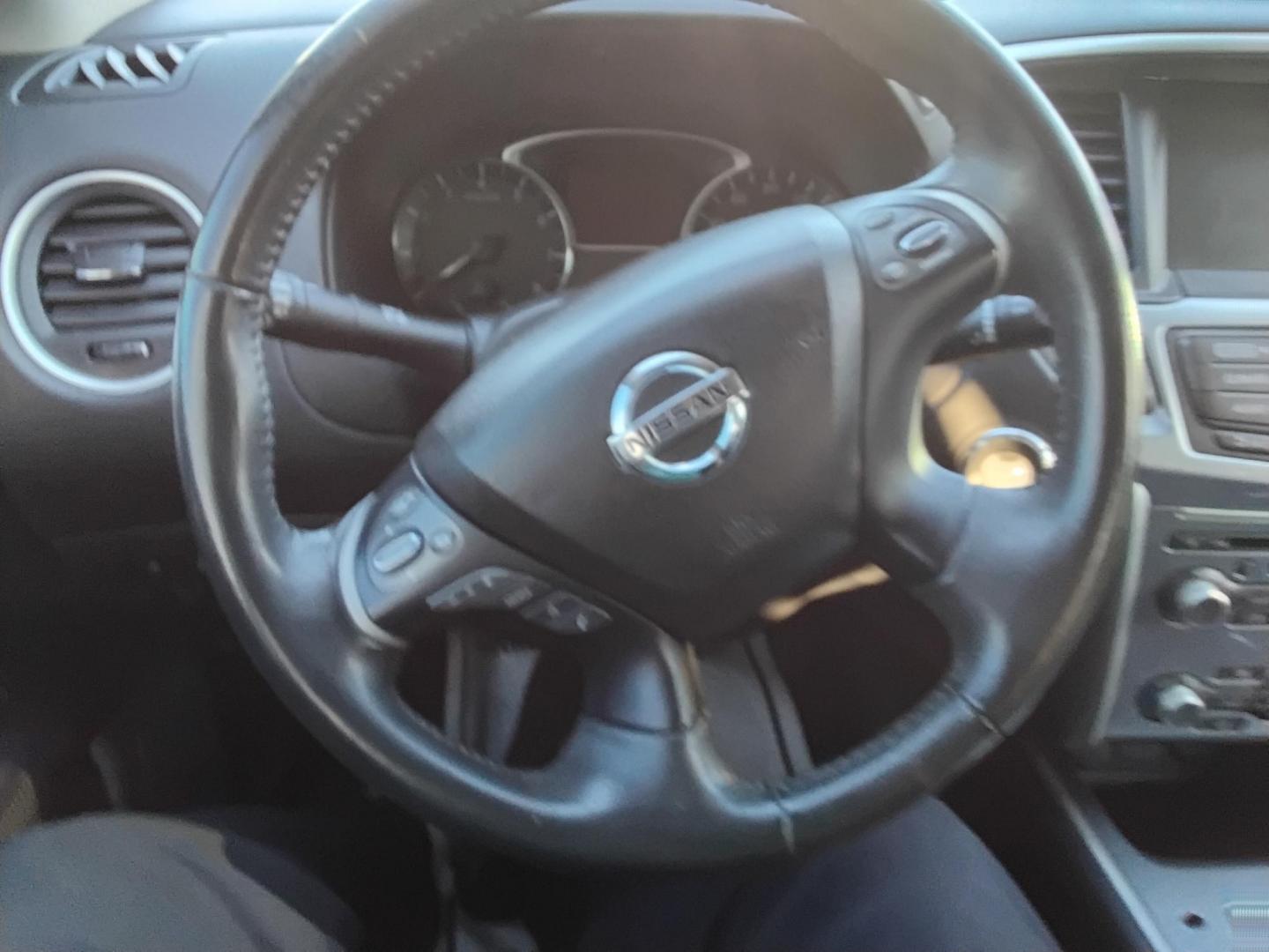 2017 GREEN /Black Nissan Pathfinder Platinum 2WD (5N1DR2MN9HC) with an 3.5L V6 DOHC 24V engine, CVT transmission, located at 6112 N Florida Avenue, Tampa, FL, 33604, (888) 521-5131, 27.954929, -82.459534 - 499$ DOWN PLUS TAX & TAG. - Photo#8