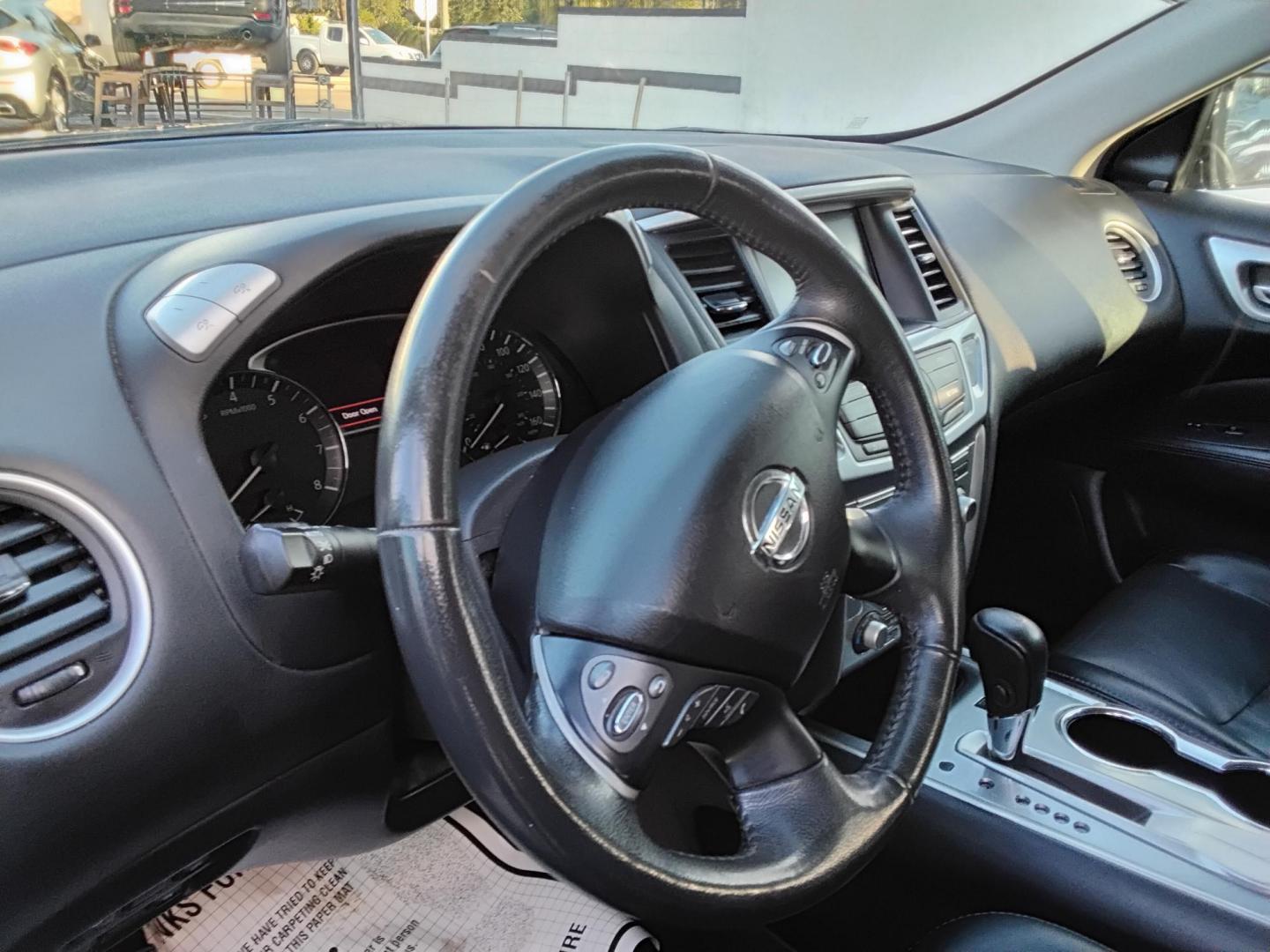 2017 GREEN /Black Nissan Pathfinder Platinum 2WD (5N1DR2MN9HC) with an 3.5L V6 DOHC 24V engine, CVT transmission, located at 6112 N Florida Avenue, Tampa, FL, 33604, (888) 521-5131, 27.954929, -82.459534 - 499$ DOWN PLUS TAX & TAG. - Photo#9