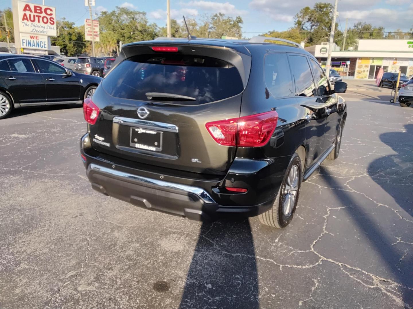 2017 GREEN /Black Nissan Pathfinder Platinum 2WD (5N1DR2MN9HC) with an 3.5L V6 DOHC 24V engine, CVT transmission, located at 6112 N Florida Avenue, Tampa, FL, 33604, (888) 521-5131, 27.954929, -82.459534 - 499$ DOWN PLUS TAX & TAG. - Photo#5