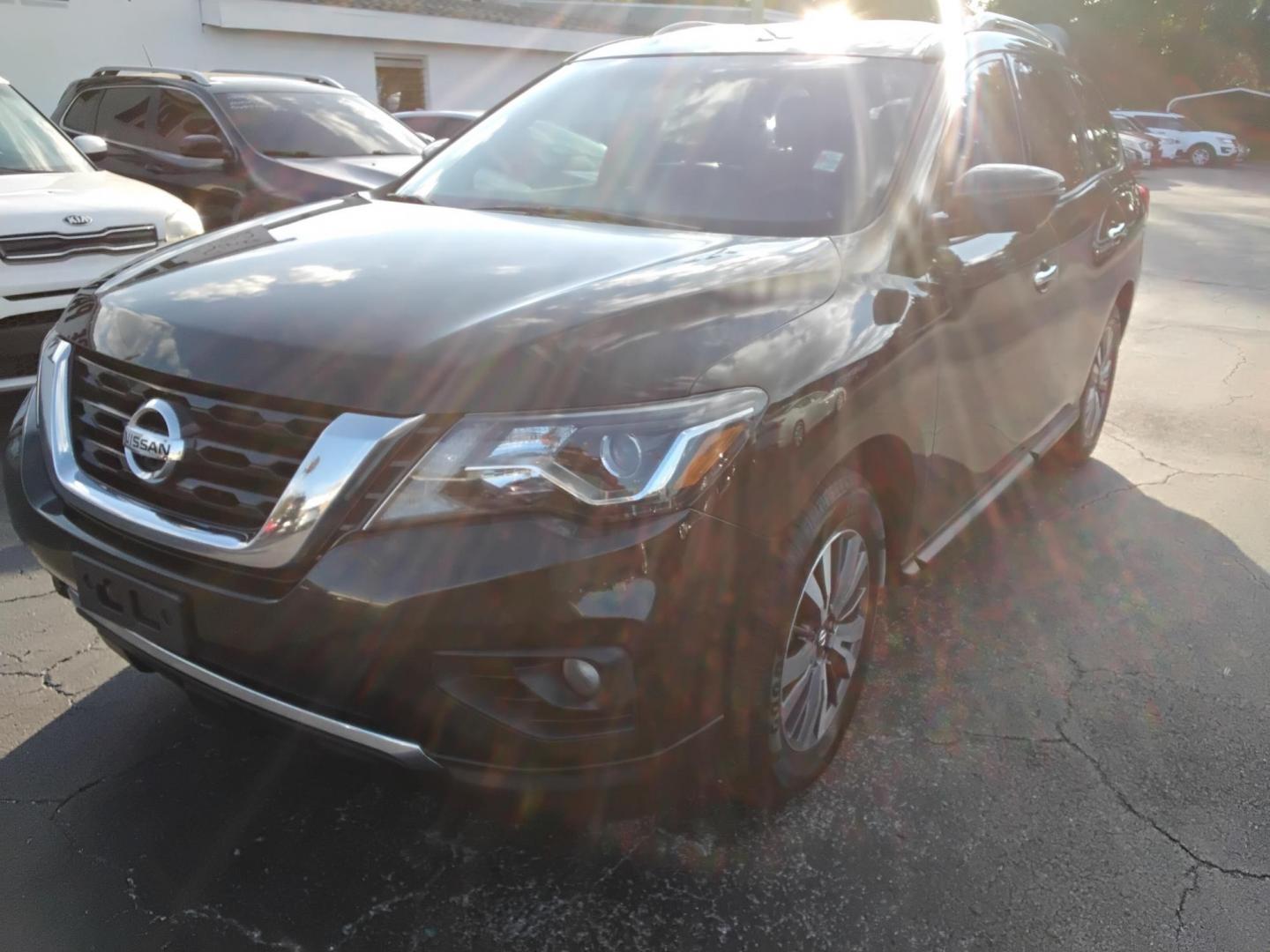 2017 GREEN /Black Nissan Pathfinder Platinum 2WD (5N1DR2MN9HC) with an 3.5L V6 DOHC 24V engine, CVT transmission, located at 6112 N Florida Avenue, Tampa, FL, 33604, (888) 521-5131, 27.954929, -82.459534 - 499$ DOWN PLUS TAX & TAG. - Photo#2