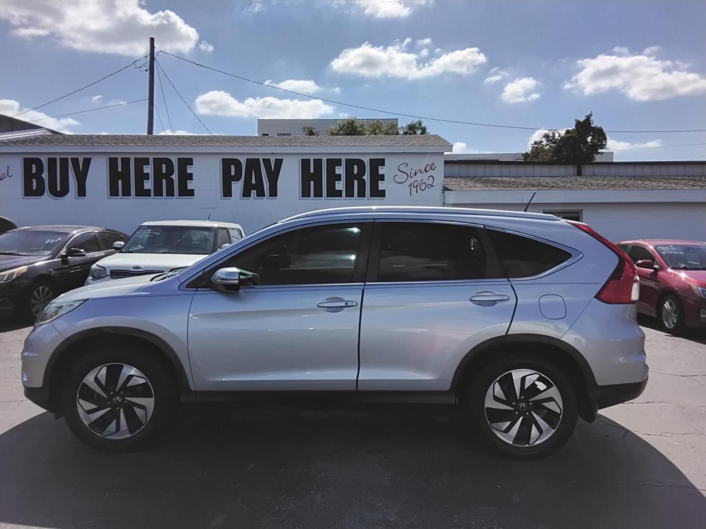 2015 SILVER /Beige Honda CR-V EX-L 2WD (5J6RM3H92FL) with an 2.4L L4 DOHC 16V engine, Continuously Variable Transmission transmission, located at 6112 N Florida Avenue, Tampa, FL, 33604, (888) 521-5131, 27.954929, -82.459534 - 499$ DOWN PLUS TAX & TAG. - Photo#0