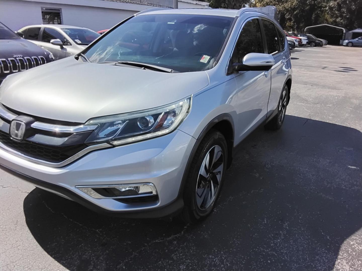 2015 SILVER /Beige Honda CR-V EX-L 2WD (5J6RM3H92FL) with an 2.4L L4 DOHC 16V engine, Continuously Variable Transmission transmission, located at 6112 N Florida Avenue, Tampa, FL, 33604, (888) 521-5131, 27.954929, -82.459534 - 499$ DOWN PLUS TAX & TAG. - Photo#2