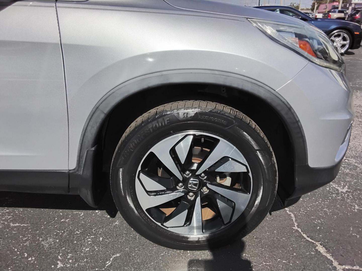 2015 SILVER /Beige Honda CR-V EX-L 2WD (5J6RM3H92FL) with an 2.4L L4 DOHC 16V engine, Continuously Variable Transmission transmission, located at 6112 N Florida Avenue, Tampa, FL, 33604, (888) 521-5131, 27.954929, -82.459534 - 499$ DOWN PLUS TAX & TAG. - Photo#12