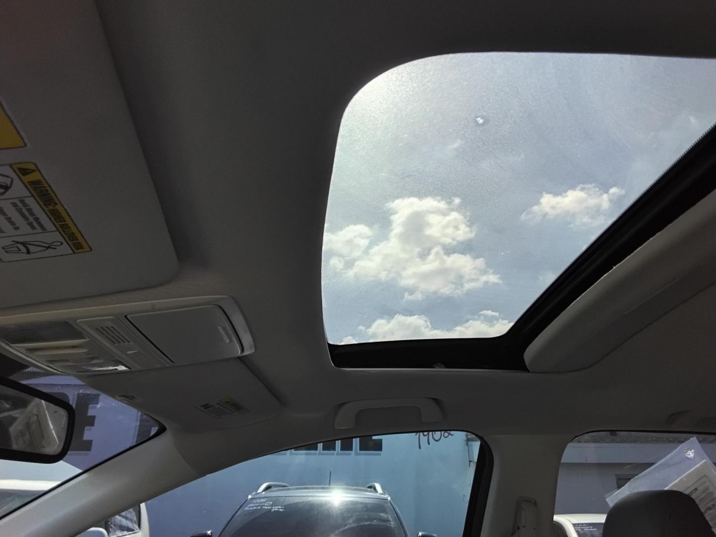 2015 SILVER /Beige Honda CR-V EX-L 2WD (5J6RM3H92FL) with an 2.4L L4 DOHC 16V engine, Continuously Variable Transmission transmission, located at 6112 N Florida Avenue, Tampa, FL, 33604, (888) 521-5131, 27.954929, -82.459534 - 499$ DOWN PLUS TAX & TAG. - Photo#10