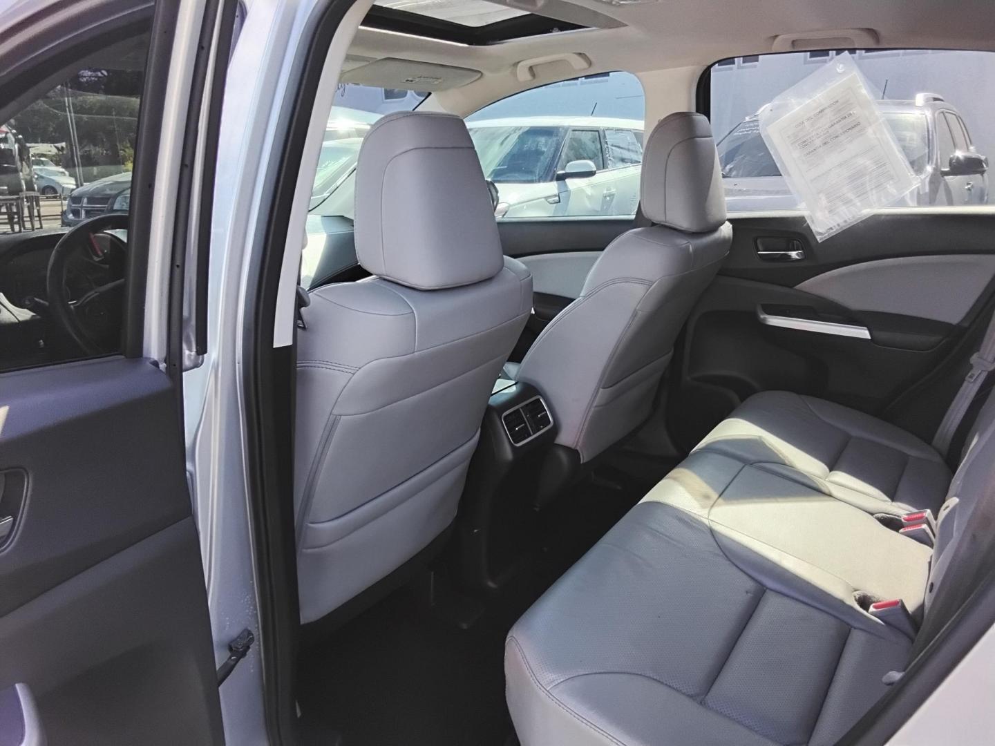 2015 SILVER /Beige Honda CR-V EX-L 2WD (5J6RM3H92FL) with an 2.4L L4 DOHC 16V engine, Continuously Variable Transmission transmission, located at 6112 N Florida Avenue, Tampa, FL, 33604, (888) 521-5131, 27.954929, -82.459534 - 499$ DOWN PLUS TAX & TAG. - Photo#11