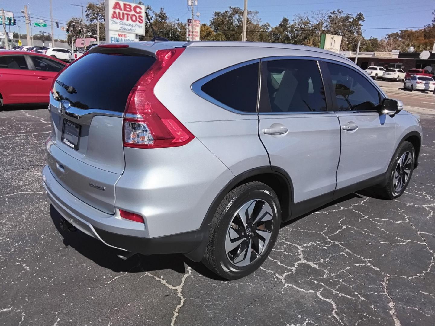 2015 SILVER /Beige Honda CR-V EX-L 2WD (5J6RM3H92FL) with an 2.4L L4 DOHC 16V engine, Continuously Variable Transmission transmission, located at 6112 N Florida Avenue, Tampa, FL, 33604, (888) 521-5131, 27.954929, -82.459534 - 499$ DOWN PLUS TAX & TAG. - Photo#9