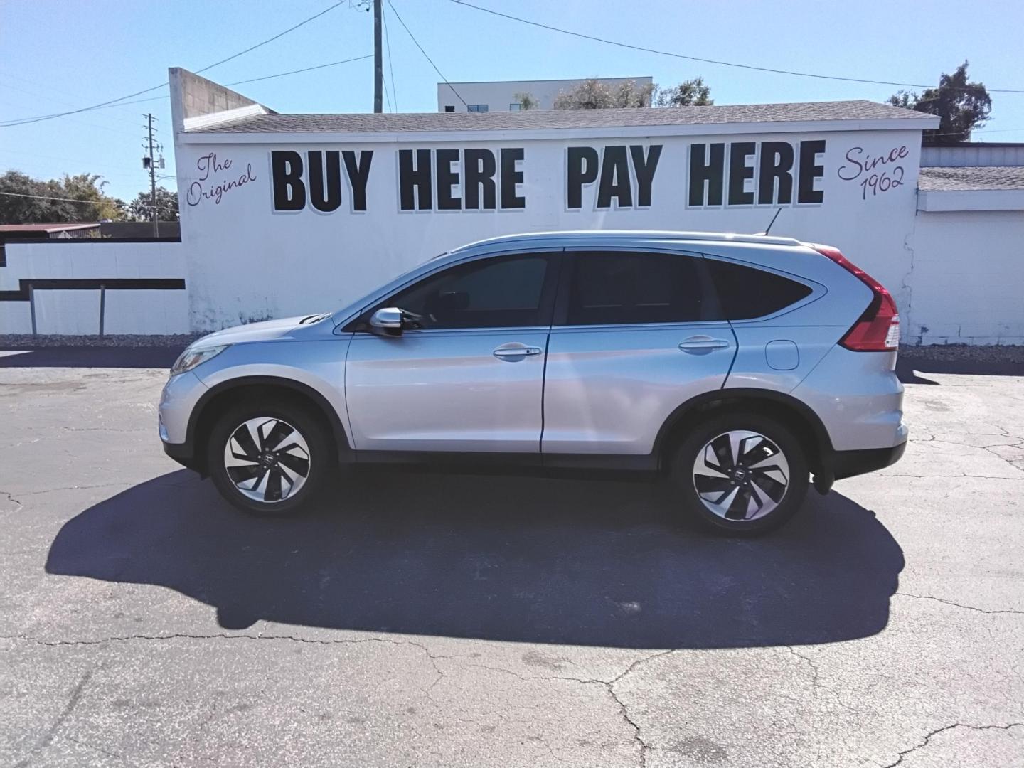2015 SILVER /Beige Honda CR-V EX-L 2WD (5J6RM3H92FL) with an 2.4L L4 DOHC 16V engine, Continuously Variable Transmission transmission, located at 6112 N Florida Avenue, Tampa, FL, 33604, (888) 521-5131, 27.954929, -82.459534 - 499$ DOWN PLUS TAX & TAG. - Photo#0