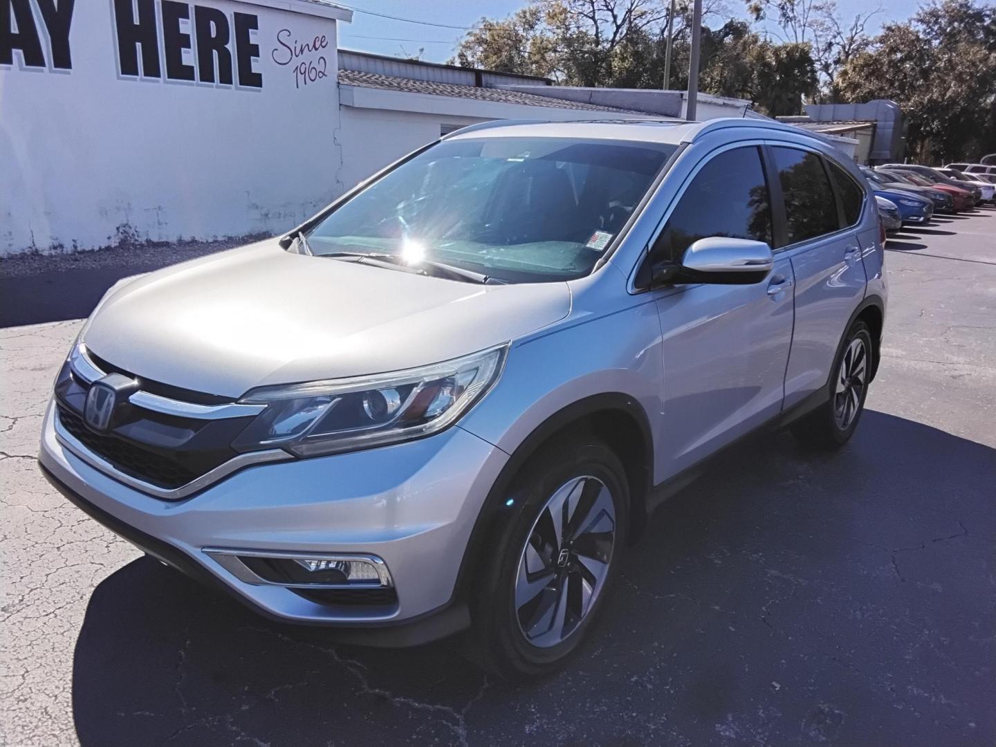 2015 SILVER /Beige Honda CR-V EX-L 2WD (5J6RM3H92FL) with an 2.4L L4 DOHC 16V engine, Continuously Variable Transmission transmission, located at 6112 N Florida Avenue, Tampa, FL, 33604, (888) 521-5131, 27.954929, -82.459534 - 499$ DOWN PLUS TAX & TAG. - Photo#7