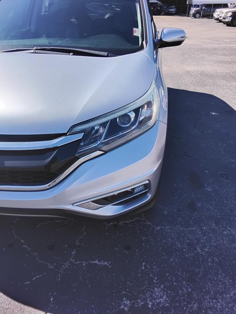 2015 SILVER /Beige Honda CR-V EX-L 2WD (5J6RM3H92FL) with an 2.4L L4 DOHC 16V engine, Continuously Variable Transmission transmission, located at 6112 N Florida Avenue, Tampa, FL, 33604, (888) 521-5131, 27.954929, -82.459534 - 499$ DOWN PLUS TAX & TAG. - Photo#4