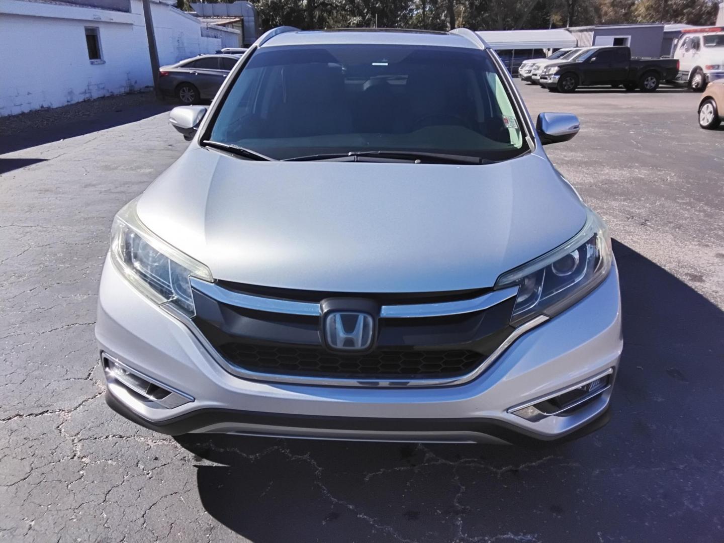 2015 SILVER /Beige Honda CR-V EX-L 2WD (5J6RM3H92FL) with an 2.4L L4 DOHC 16V engine, Continuously Variable Transmission transmission, located at 6112 N Florida Avenue, Tampa, FL, 33604, (888) 521-5131, 27.954929, -82.459534 - 499$ DOWN PLUS TAX & TAG. - Photo#2