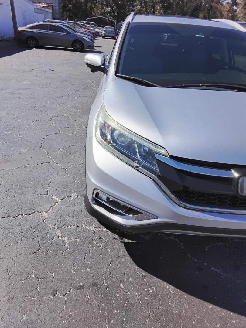 2015 SILVER /Beige Honda CR-V EX-L 2WD (5J6RM3H92FL) with an 2.4L L4 DOHC 16V engine, Continuously Variable Transmission transmission, located at 6112 N Florida Avenue, Tampa, FL, 33604, (888) 521-5131, 27.954929, -82.459534 - 499$ DOWN PLUS TAX & TAG. - Photo#3