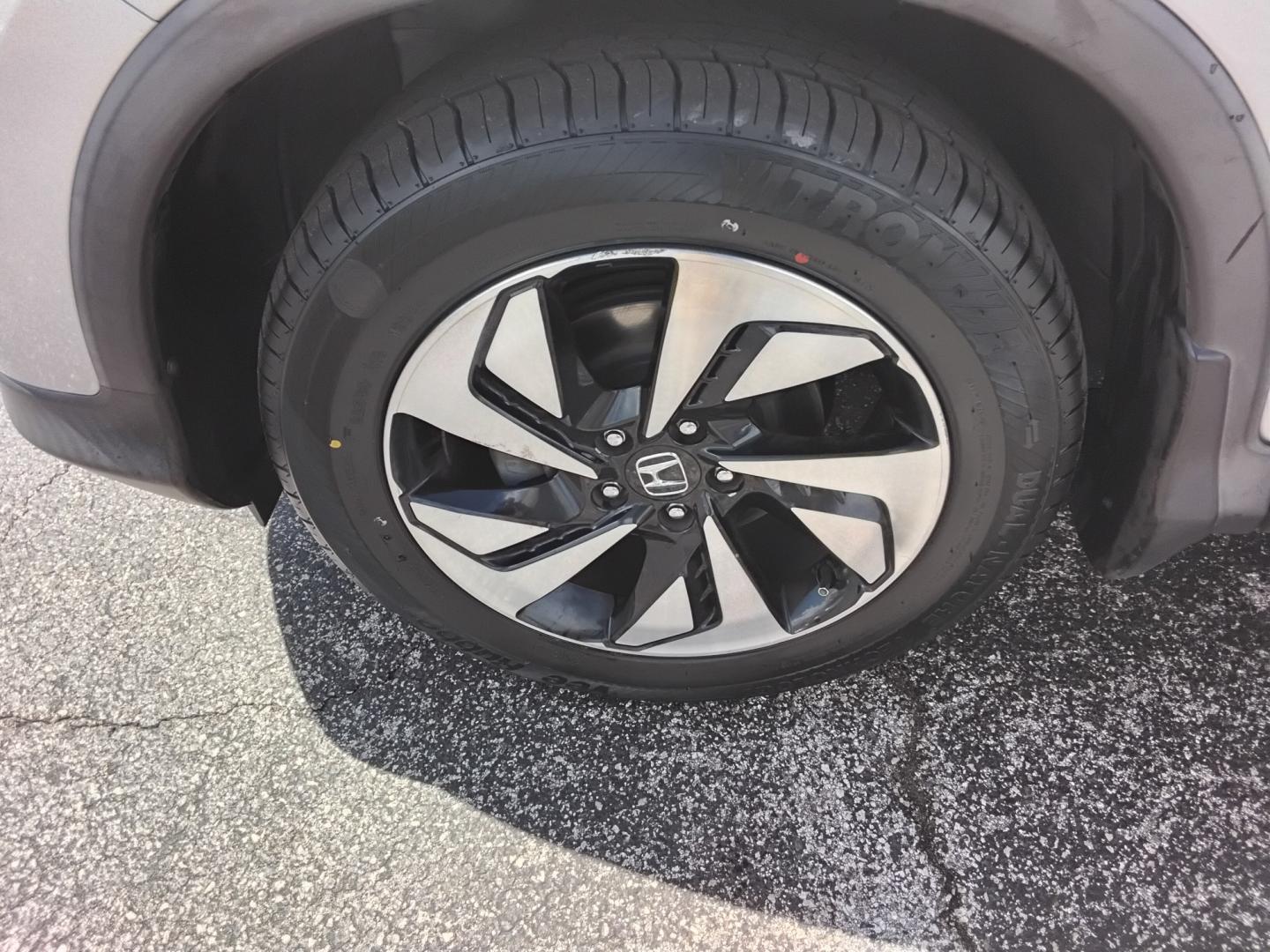 2015 SILVER /Beige Honda CR-V EX-L 2WD (5J6RM3H92FL) with an 2.4L L4 DOHC 16V engine, Continuously Variable Transmission transmission, located at 6112 N Florida Avenue, Tampa, FL, 33604, (888) 521-5131, 27.954929, -82.459534 - 499$ DOWN PLUS TAX & TAG.- Photo#14