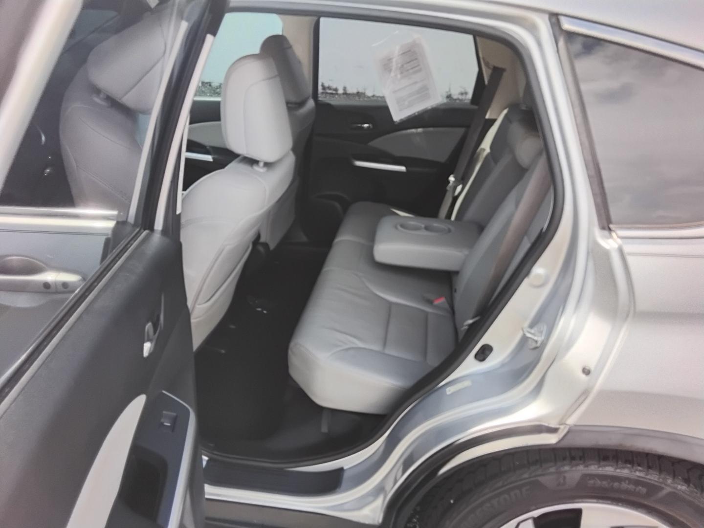 2015 SILVER /Beige Honda CR-V EX-L 2WD (5J6RM3H92FL) with an 2.4L L4 DOHC 16V engine, Continuously Variable Transmission transmission, located at 6112 N Florida Avenue, Tampa, FL, 33604, (888) 521-5131, 27.954929, -82.459534 - 499$ DOWN PLUS TAX & TAG.- Photo#12