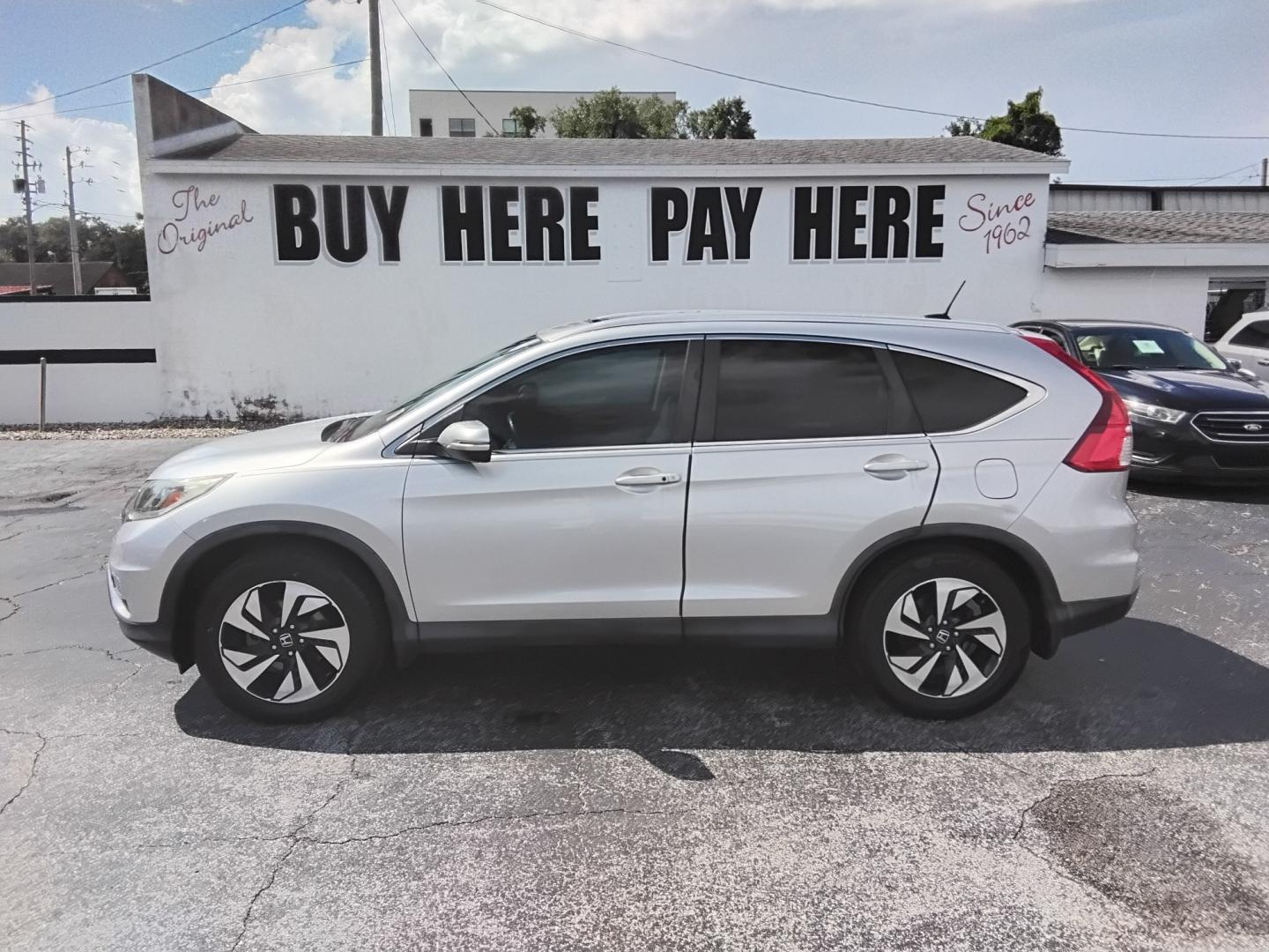 2015 SILVER /Beige Honda CR-V EX-L 2WD (5J6RM3H92FL) with an 2.4L L4 DOHC 16V engine, Continuously Variable Transmission transmission, located at 6112 N Florida Avenue, Tampa, FL, 33604, (888) 521-5131, 27.954929, -82.459534 - 499$ DOWN PLUS TAX & TAG.- Photo#0