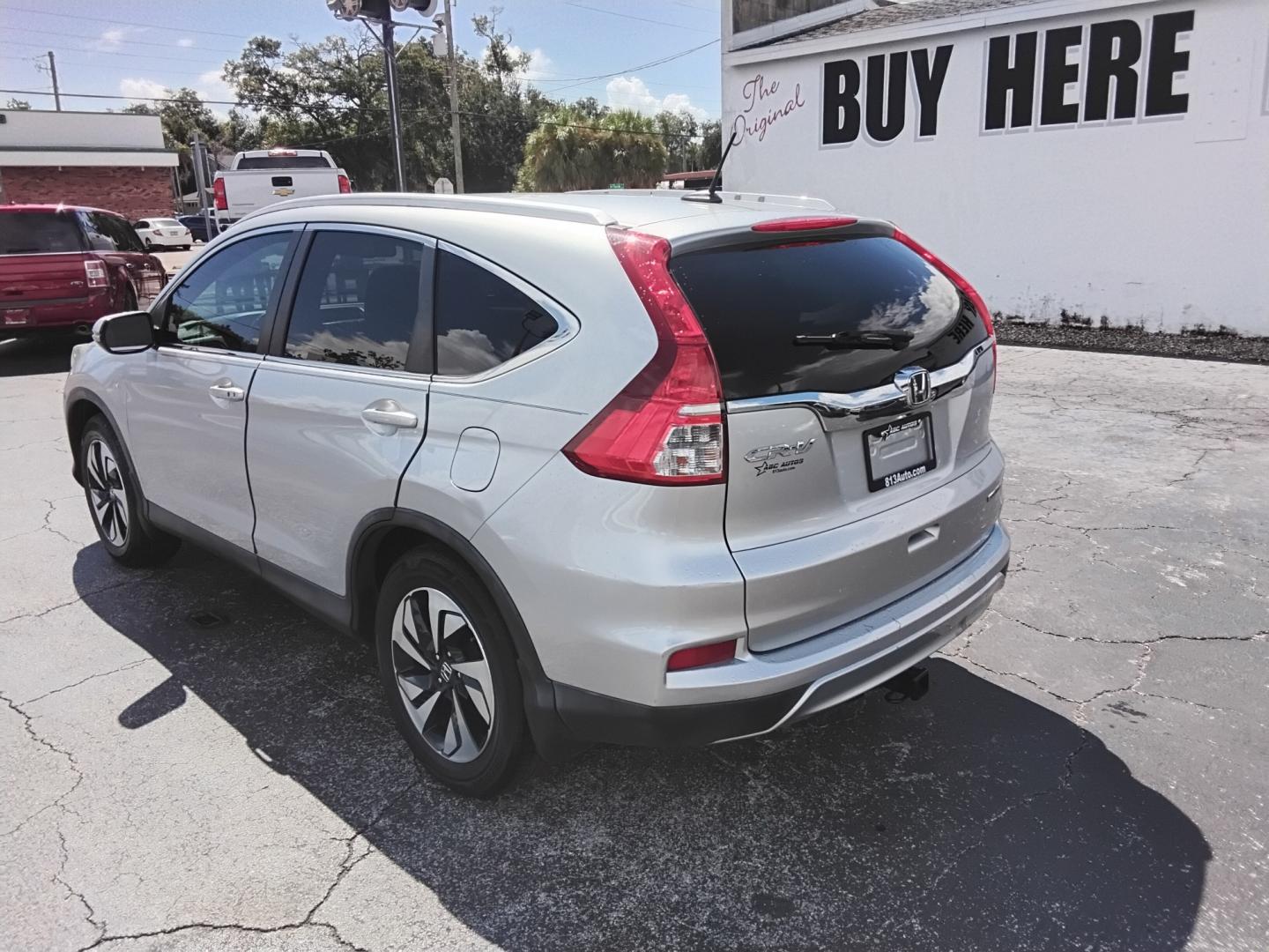 2015 SILVER /Beige Honda CR-V EX-L 2WD (5J6RM3H92FL) with an 2.4L L4 DOHC 16V engine, Continuously Variable Transmission transmission, located at 6112 N Florida Avenue, Tampa, FL, 33604, (888) 521-5131, 27.954929, -82.459534 - 499$ DOWN PLUS TAX & TAG.- Photo#6