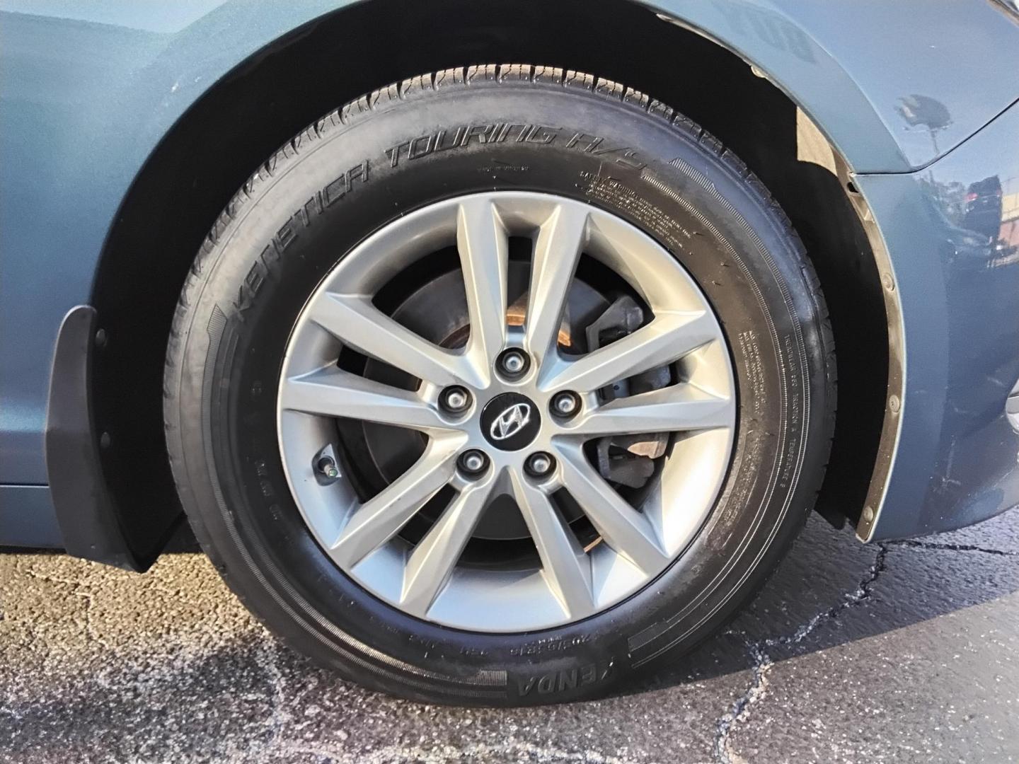 2015 Blue /Grey Hyundai Sonata ECO (5NPE24AF6FH) with an 1.6L L4 DOHC 16V engine, 7-Speed Automatic transmission, located at 6112 N Florida Avenue, Tampa, FL, 33604, (888) 521-5131, 27.954929, -82.459534 - 499$ DOWN PLUS TAX & TAG. - Photo#10