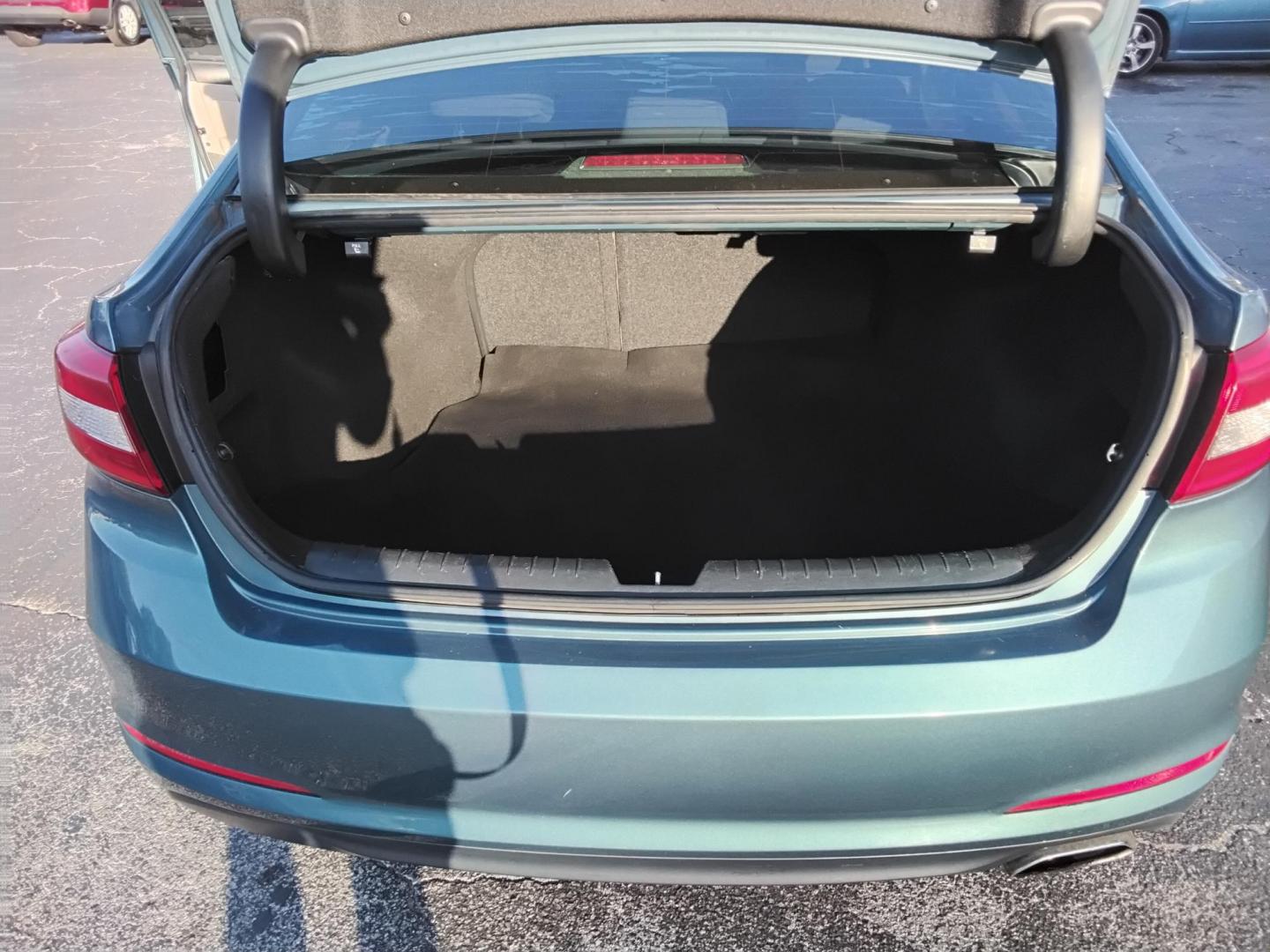 2015 Blue /Grey Hyundai Sonata ECO (5NPE24AF6FH) with an 1.6L L4 DOHC 16V engine, 7-Speed Automatic transmission, located at 6112 N Florida Avenue, Tampa, FL, 33604, (888) 521-5131, 27.954929, -82.459534 - 499$ DOWN PLUS TAX & TAG. - Photo#5