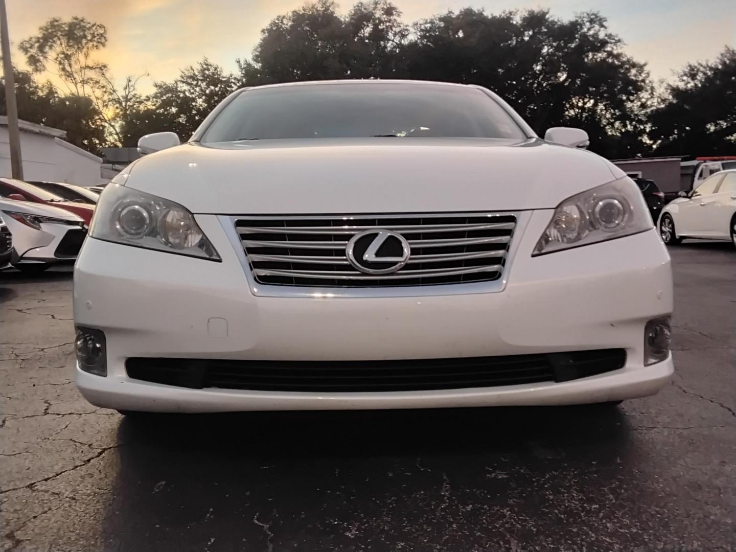 2012 White /Beige Lexus ES 350 Sedan (JTHBK1EG4C2) with an 3.5L V6 DOHC 24V engine, 6-Speed Automatic transmission, located at 6112 N Florida Avenue, Tampa, FL, 33604, (888) 521-5131, 27.954929, -82.459534 - 499$ Down plus tax & tag. - Photo#2