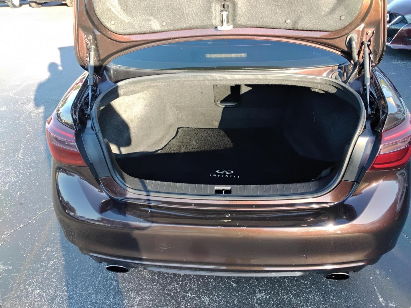 2018 BROWN /Beige Infiniti Q50 3.0t Sport (JN1EV7AP6JM) with an 3.0L V6 DOHC 24V TURBO engine, 7A transmission, located at 6112 N Florida Avenue, Tampa, FL, 33604, (888) 521-5131, 27.954929, -82.459534 - 499$ down plus tax & tag. - Photo#7