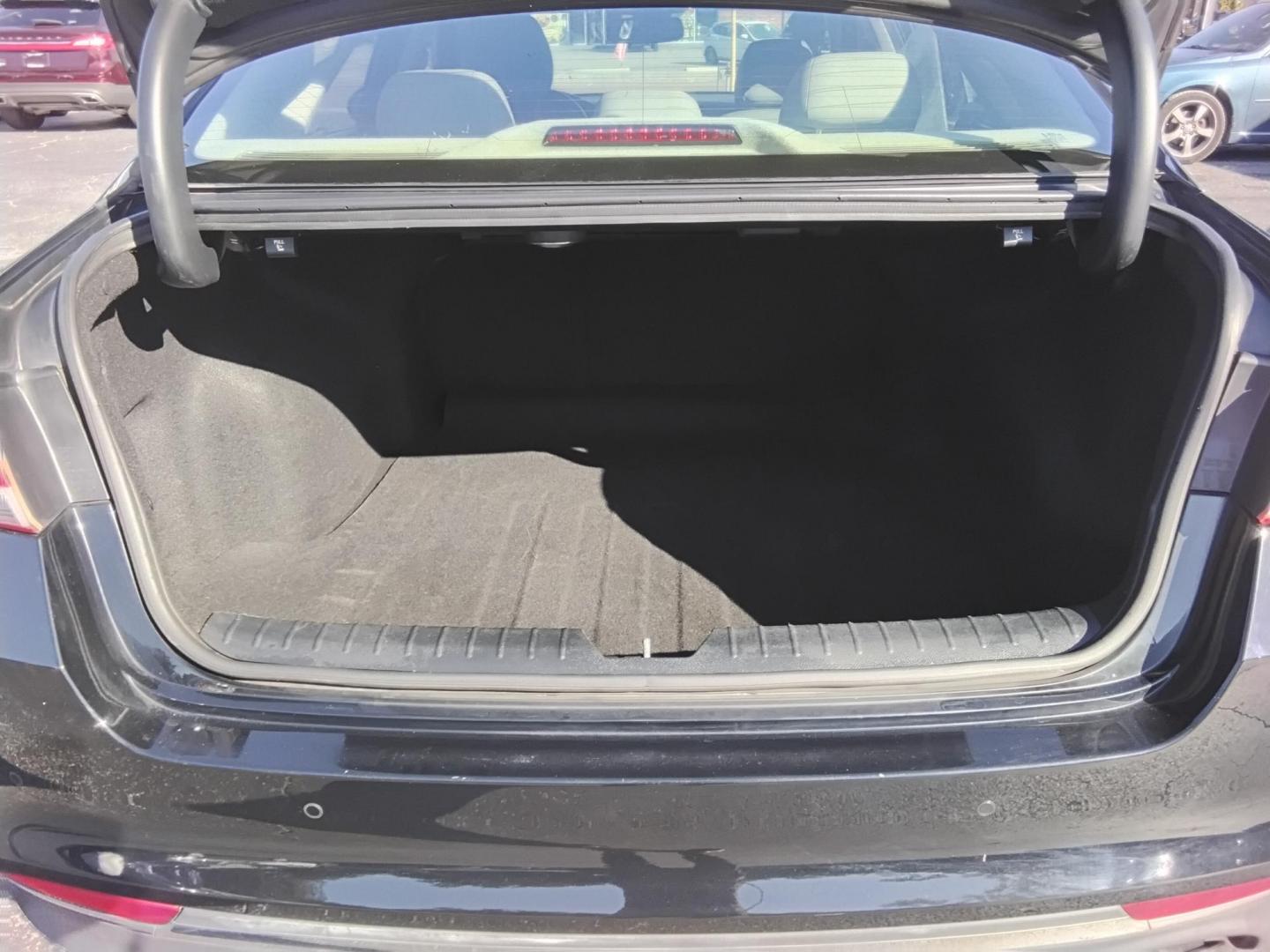 2016 BLACK /Grey Kia Optima EX (5XXGU4L39GG) with an 2.4L L4 DOHC 16V engine, 6A transmission, located at 6112 N Florida Avenue, Tampa, FL, 33604, (888) 521-5131, 27.954929, -82.459534 - 499$ down plus tax & tag. - Photo#5