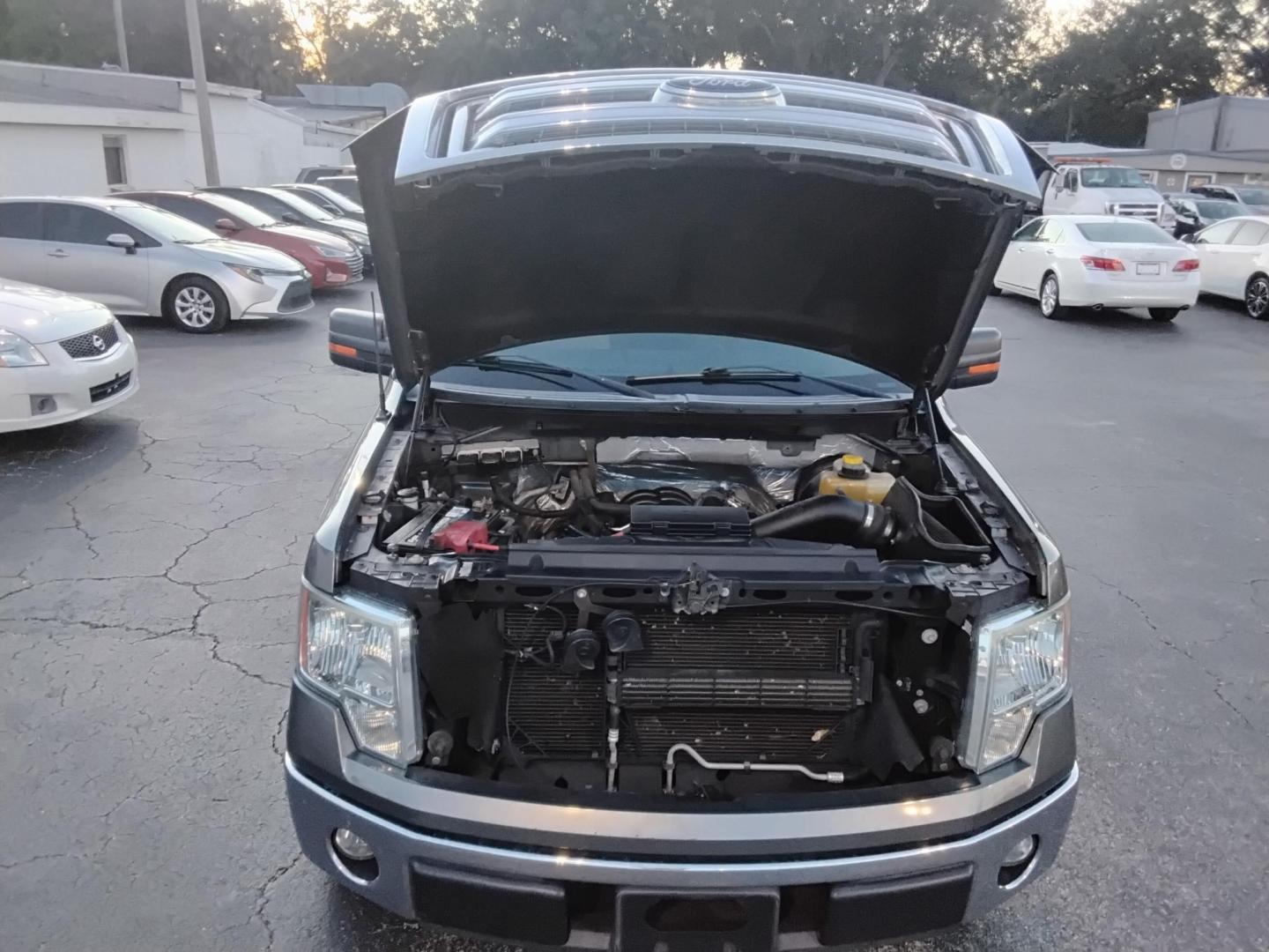 2014 GRAY /Grey Ford F-150 FX2 SuperCrew 5.5-ft. Bed 2WD (1FTFW1CF0EK) with an 5.0L V8 engine, 6-Speed Automatic transmission, located at 6112 N Florida Avenue, Tampa, FL, 33604, (888) 521-5131, 27.954929, -82.459534 - 499$ DOWN PLUS TAX & TAG. - Photo#3