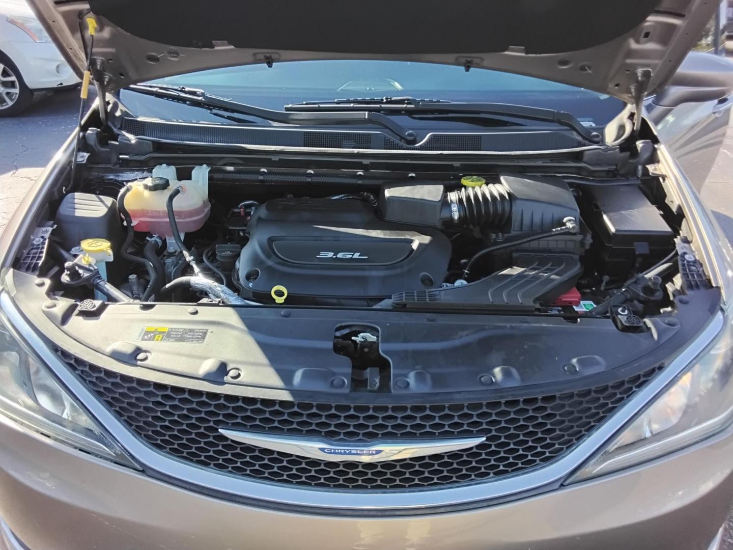 2017 GRAY /Black Chrysler Pacifica Touring (2C4RC1BG3HR) with an 3.6L V6 DOHC 24V engine, 6A transmission, located at 6112 N Florida Avenue, Tampa, FL, 33604, (888) 521-5131, 27.954929, -82.459534 - 499$ DOWN PLUS TAX & TAG. - Photo#4