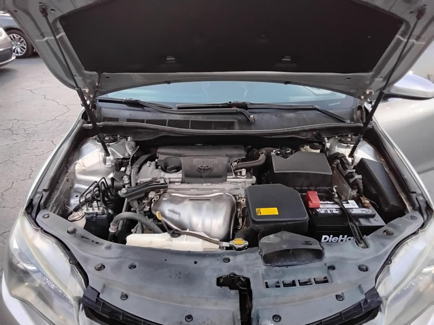 2015 SILVER /Black Toyota Camry SE (4T1BF1FK0FU) with an 2.5L L4 DOHC 16V engine, 6-Speed Automatic transmission, located at 6112 N Florida Avenue, Tampa, FL, 33604, (888) 521-5131, 27.954929, -82.459534 - 499$ DOWN PLUS TAX & TAG. - Photo#10