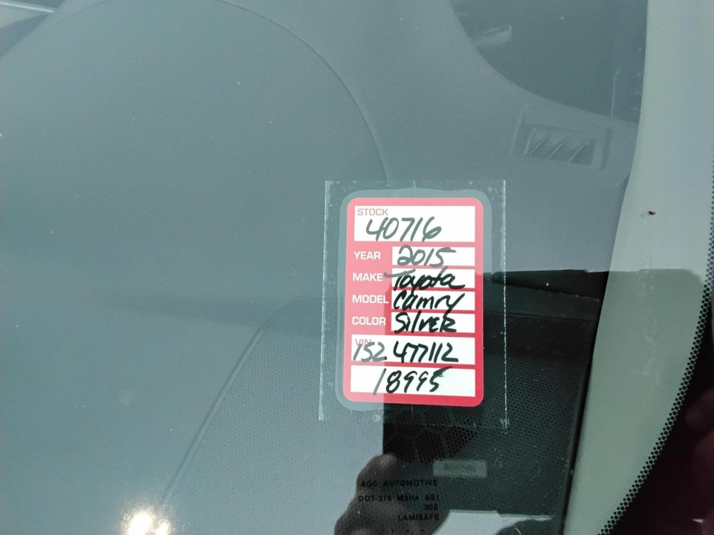 2015 SILVER /Black Toyota Camry SE (4T1BF1FK0FU) with an 2.5L L4 DOHC 16V engine, 6-Speed Automatic transmission, located at 6112 N Florida Avenue, Tampa, FL, 33604, (888) 521-5131, 27.954929, -82.459534 - 499$ DOWN PLUS TAX & TAG. - Photo#12