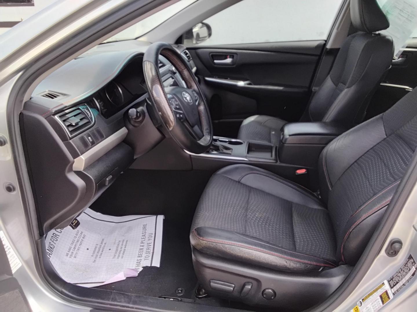 2015 SILVER /Black Toyota Camry SE (4T1BF1FK0FU) with an 2.5L L4 DOHC 16V engine, 6-Speed Automatic transmission, located at 6112 N Florida Avenue, Tampa, FL, 33604, (888) 521-5131, 27.954929, -82.459534 - 499$ DOWN PLUS TAX & TAG. - Photo#6