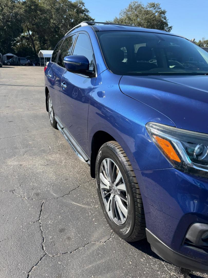 2018 Blue /Grey Nissan Pathfinder S 2WD (5N1DR2MN6JC) with an 3.5L V6 DOHC 24V engine, CVT transmission, located at 6112 N Florida Avenue, Tampa, FL, 33604, (888) 521-5131, 27.954929, -82.459534 - 499$ down plus tax & tag. - Photo#10