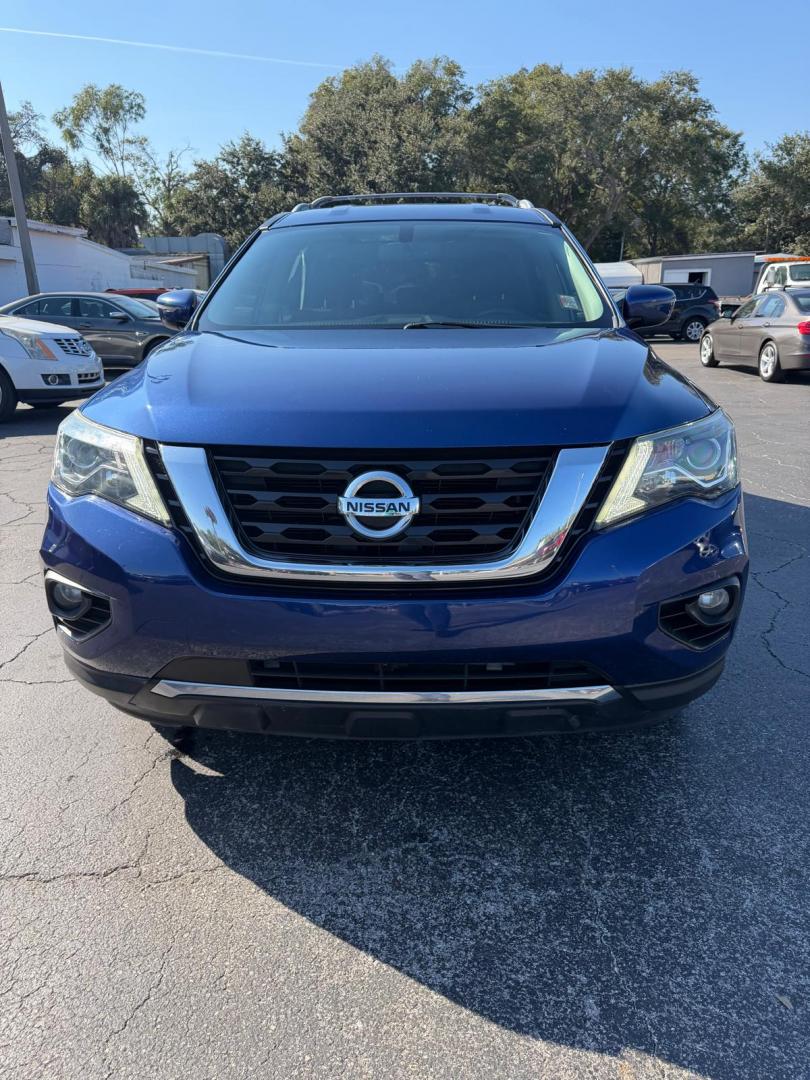 2018 Blue /Grey Nissan Pathfinder S 2WD (5N1DR2MN6JC) with an 3.5L V6 DOHC 24V engine, CVT transmission, located at 6112 N Florida Avenue, Tampa, FL, 33604, (888) 521-5131, 27.954929, -82.459534 - 499$ down plus tax & tag. - Photo#12