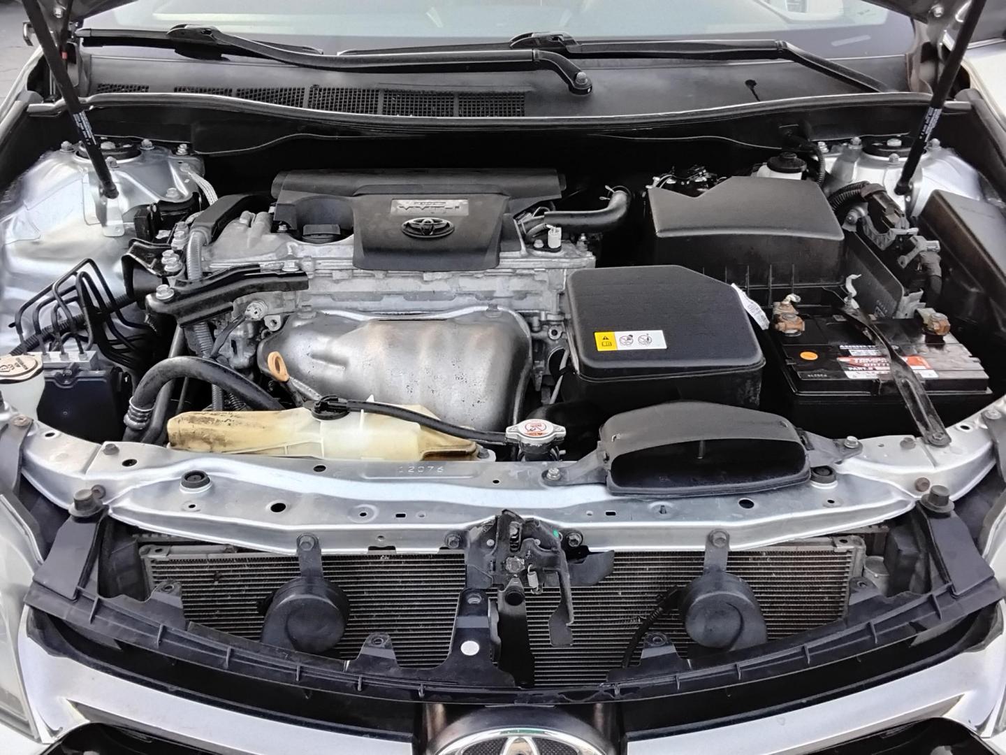 2017 SILVER /Black Toyota Camry SE (4T1BF1FKXHU) with an 2.5L L4 DOHC 16V engine, 6A transmission, located at 6112 N Florida Avenue, Tampa, FL, 33604, (888) 521-5131, 27.954929, -82.459534 - $499 down plus tax & tag. - Photo#12