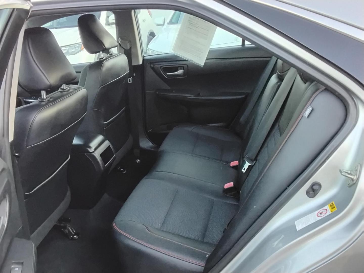 2017 SILVER /Black Toyota Camry SE (4T1BF1FKXHU) with an 2.5L L4 DOHC 16V engine, 6A transmission, located at 6112 N Florida Avenue, Tampa, FL, 33604, (888) 521-5131, 27.954929, -82.459534 - $499 down plus tax & tag. - Photo#11