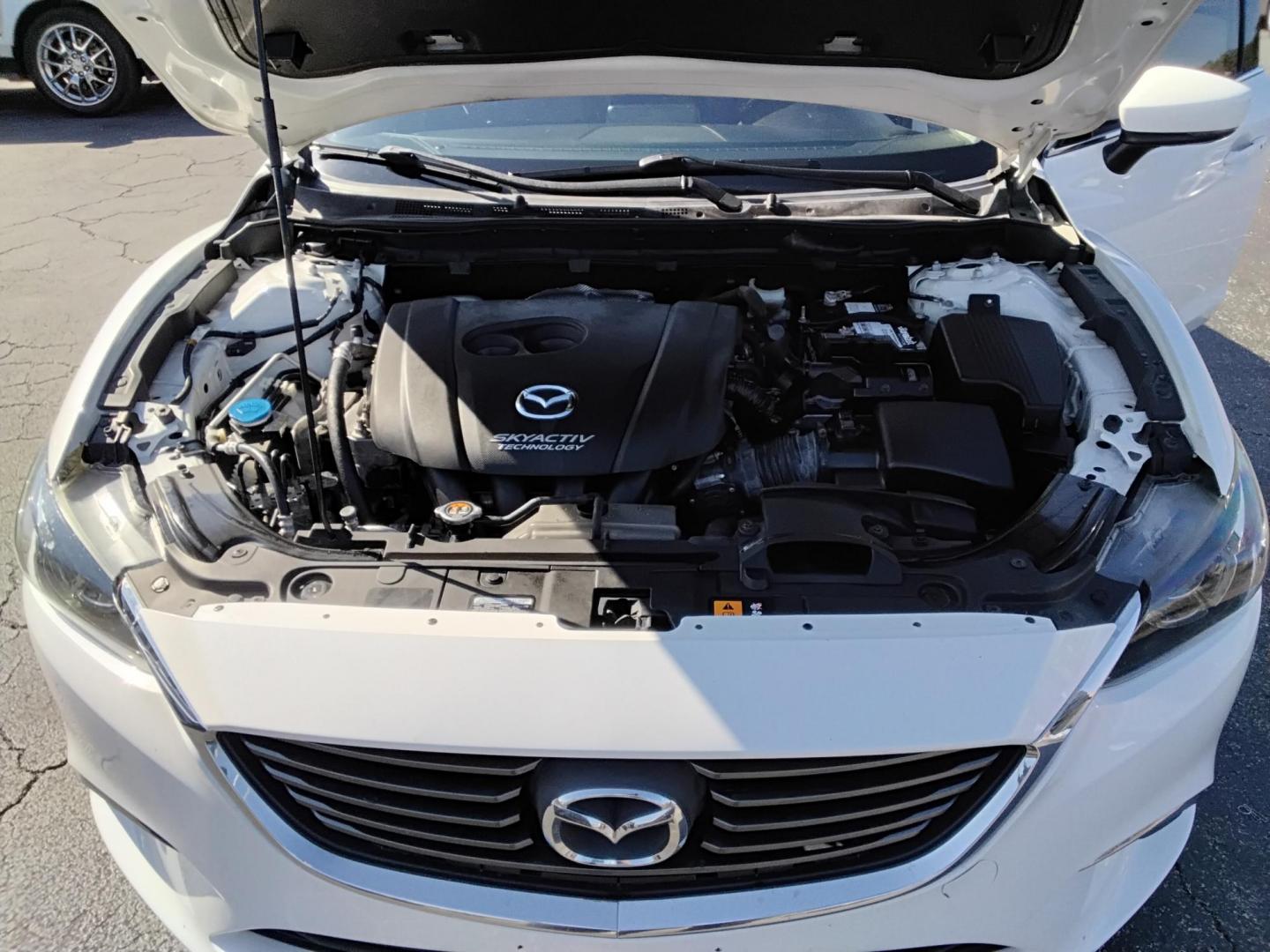 2017 White /Black Mazda Mazda6 i Touring AT (JM1GL1V53H1) with an 2.5L L4 DOHC 16V engine, 6A transmission, located at 6112 N Florida Avenue, Tampa, FL, 33604, (888) 521-5131, 27.954929, -82.459534 - 499$ down plus tax & tag. - Photo#16