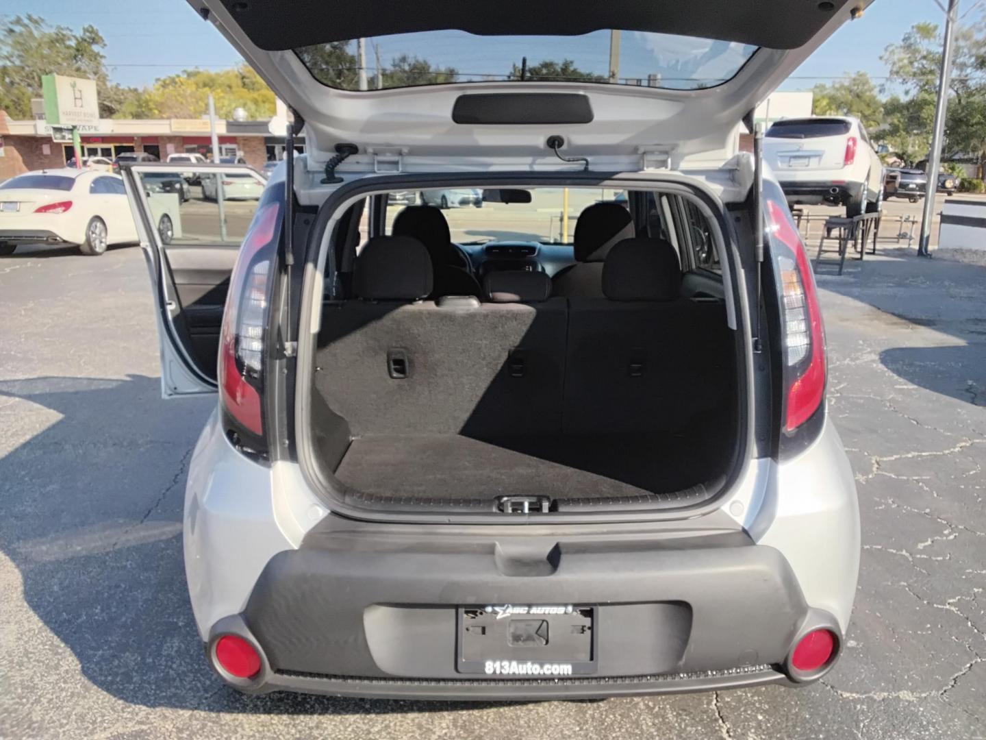 2016 SILVER /Grey Kia Soul Base 6A (KNDJN2A25G7) with an 1.6L L4 DOHC 16V engine, 6A transmission, located at 6112 N Florida Avenue, Tampa, FL, 33604, (888) 521-5131, 27.954929, -82.459534 - $499 DOWN PLUS TAX & TAG. - Photo#7
