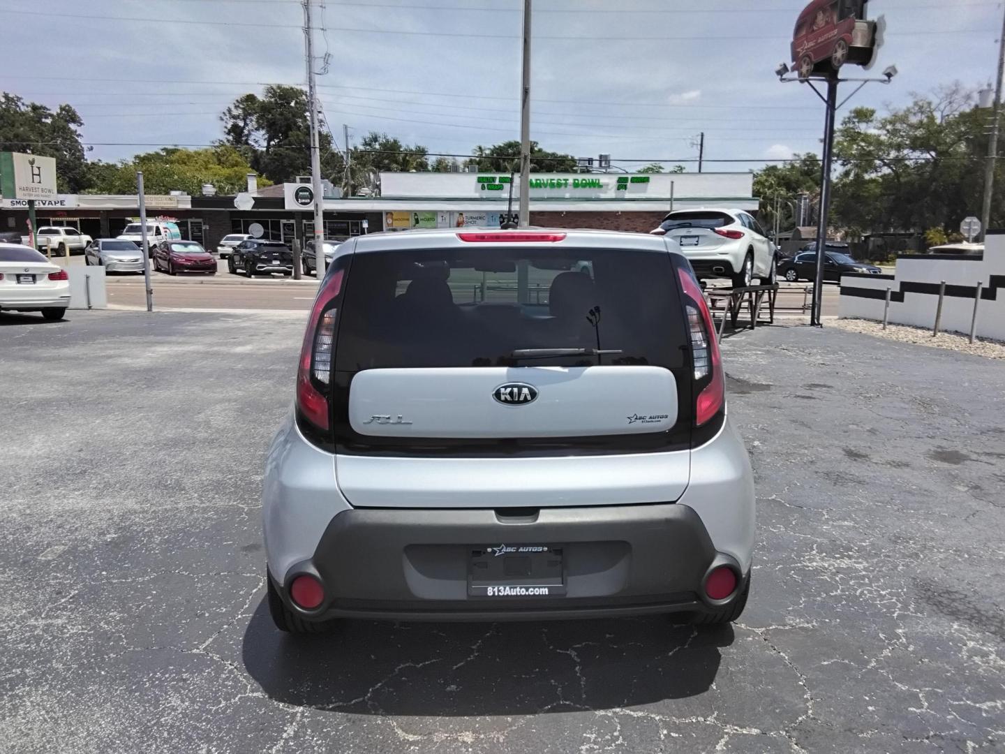 2016 SILVER /Grey Kia Soul Base 6A (KNDJN2A25G7) with an 1.6L L4 DOHC 16V engine, 6A transmission, located at 6112 N Florida Avenue, Tampa, FL, 33604, (888) 521-5131, 27.954929, -82.459534 - $499 DOWN PLUS TAX & TAG. - Photo#3