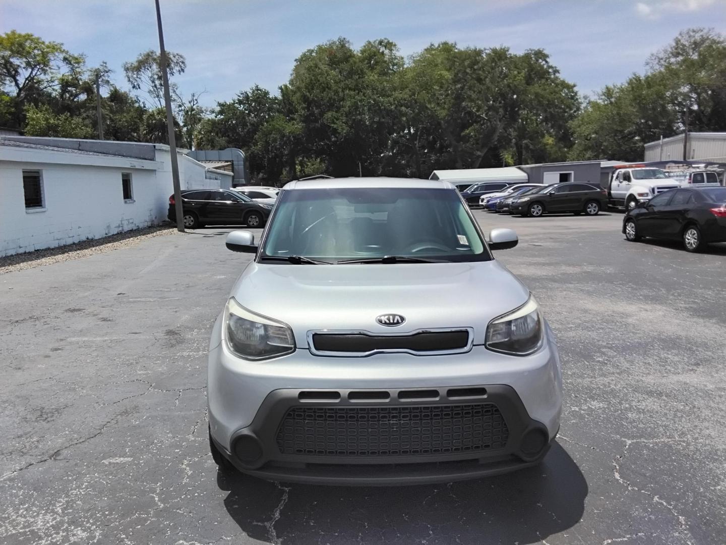 2016 SILVER /Grey Kia Soul Base 6A (KNDJN2A25G7) with an 1.6L L4 DOHC 16V engine, 6A transmission, located at 6112 N Florida Avenue, Tampa, FL, 33604, (888) 521-5131, 27.954929, -82.459534 - $499 DOWN PLUS TAX & TAG. - Photo#1