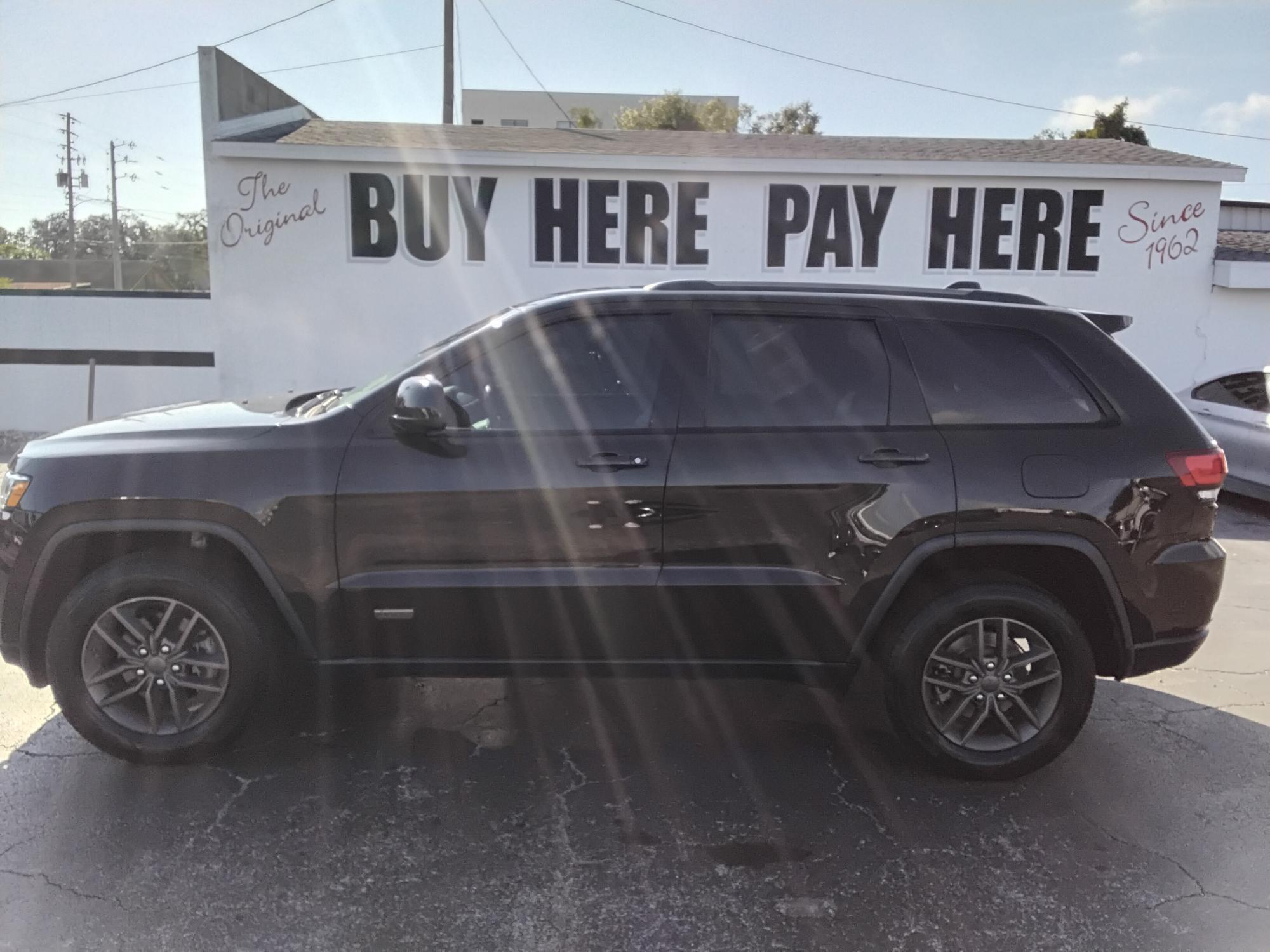 photo of 2016 Jeep Grand Cherokee Laredo 4WD