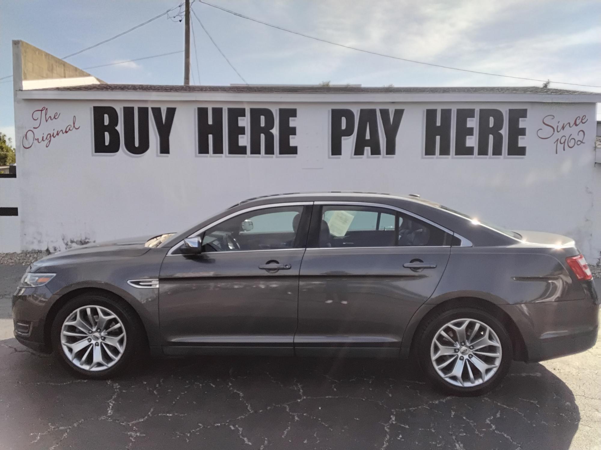 photo of 2016 Ford Taurus Limited FWD