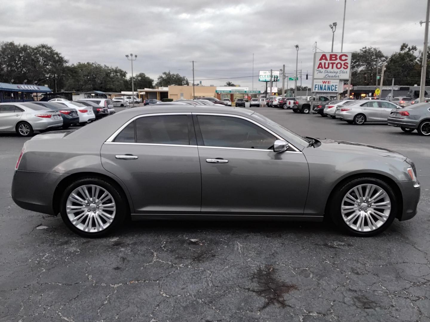 2012 GRAY /Black Chrysler 300 C RWD (2C3CCAETXCH) with an 5.7L V8 OHV 16V engine, 5-Speed Automatic transmission, located at 6112 N Florida Avenue, Tampa, FL, 33604, (888) 521-5131, 27.954929, -82.459534 - $499 DOWN PLUS TAX & TAG. - Photo#4
