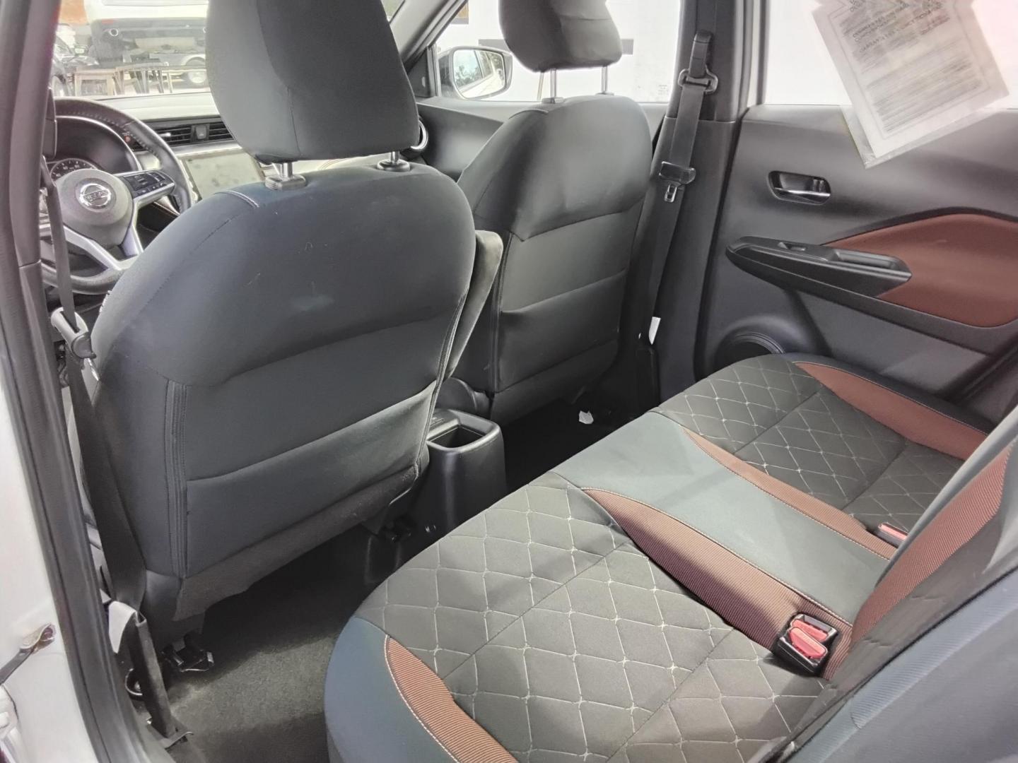 2019 White /Grey Nissan Kicks S (3N1CP5CU7KL) with an 1.6L L4 engine, CVT transmission, located at 6112 N Florida Avenue, Tampa, FL, 33604, (888) 521-5131, 27.954929, -82.459534 - $499 down plus tax & tag. - Photo#8