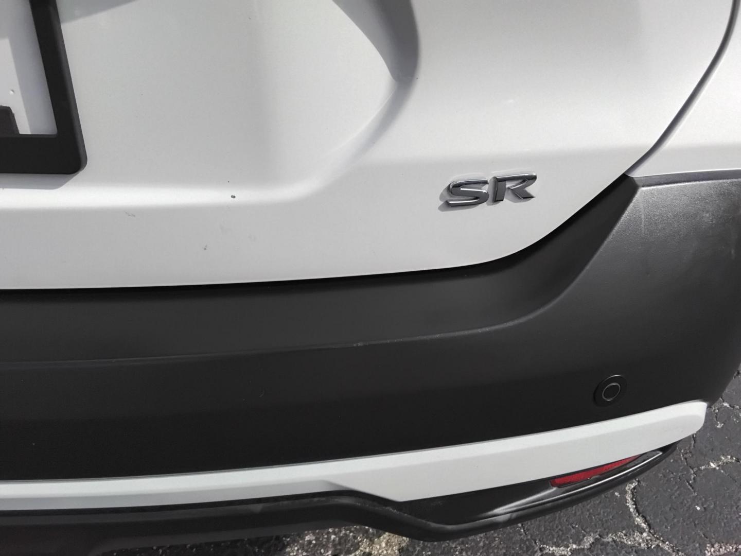 2019 White /Grey Nissan Kicks S (3N1CP5CU7KL) with an 1.6L L4 engine, CVT transmission, located at 6112 N Florida Avenue, Tampa, FL, 33604, (888) 521-5131, 27.954929, -82.459534 - $499 down plus tax & tag. - Photo#6